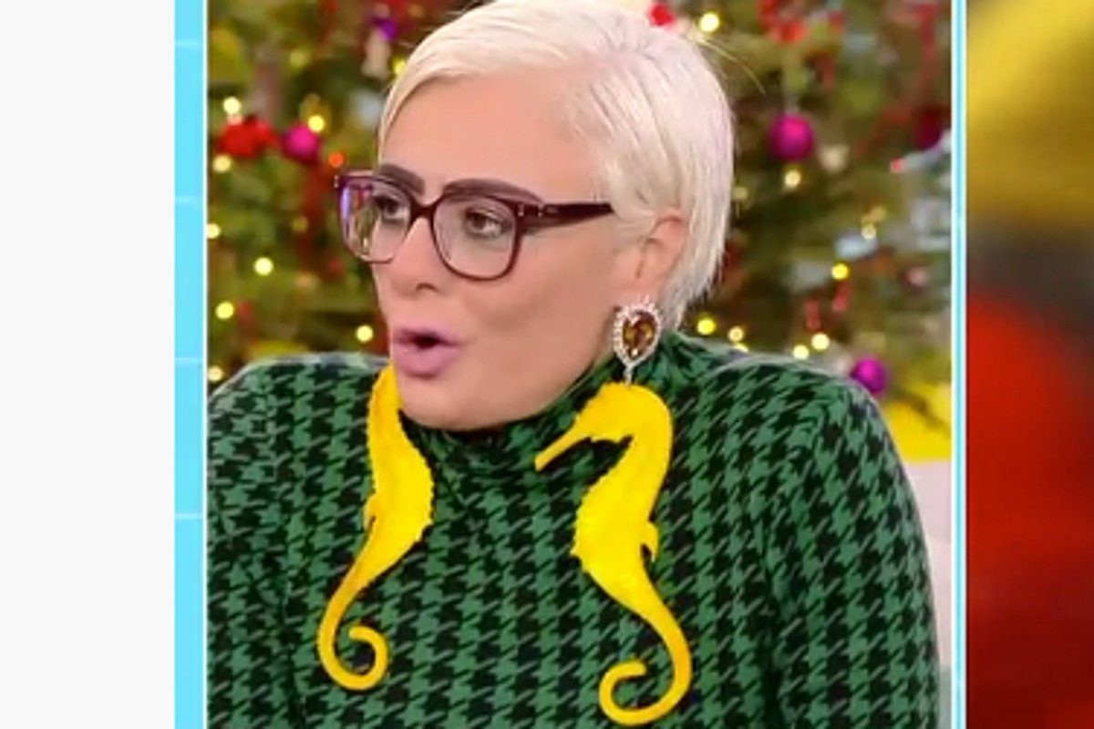 Άρια Καλύβα: Έβαλε σκουλαρίκια – ιππόκαμπους και προκάλεσε επικά σχόλια!