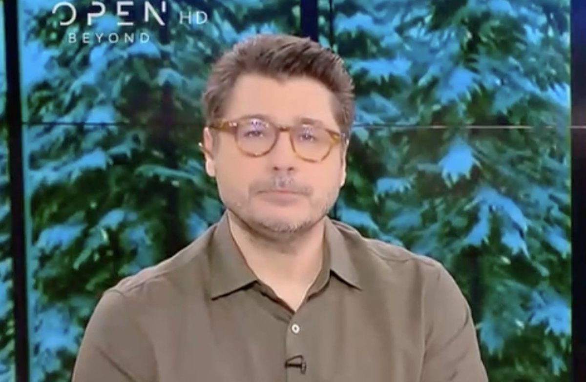 Λάμπρος Κωνσταντάρας: «Θα γίνει μια καταγγελία για σεξουαλική κακοποίηση και αφορά σε έναν γνωστό τραγουδιστή»