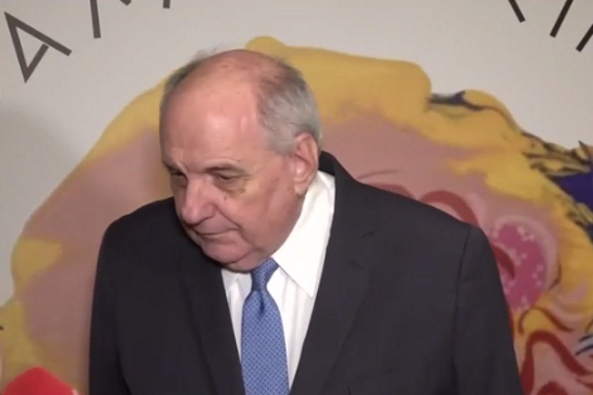 Τέρενς Κουίκ: «Η τηλεόραση δεν μπορεί να πεθάνει» – Οι αλλαγές στα ΜΜΕ και ο ρόλος της ενημέρωσης