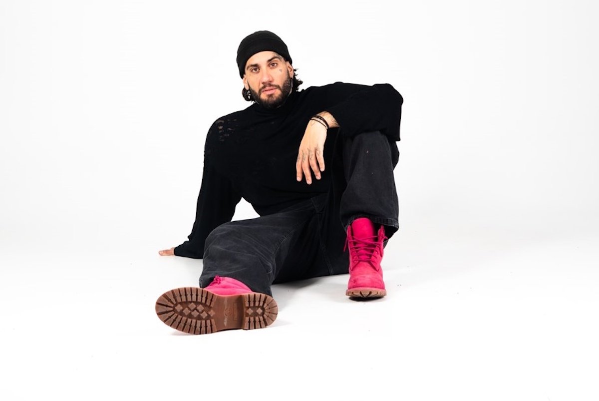 Mente Fuerte: Το «Συμπαντικό» μόλις κυκλοφόρησε και γίνεται το νέο smash hit