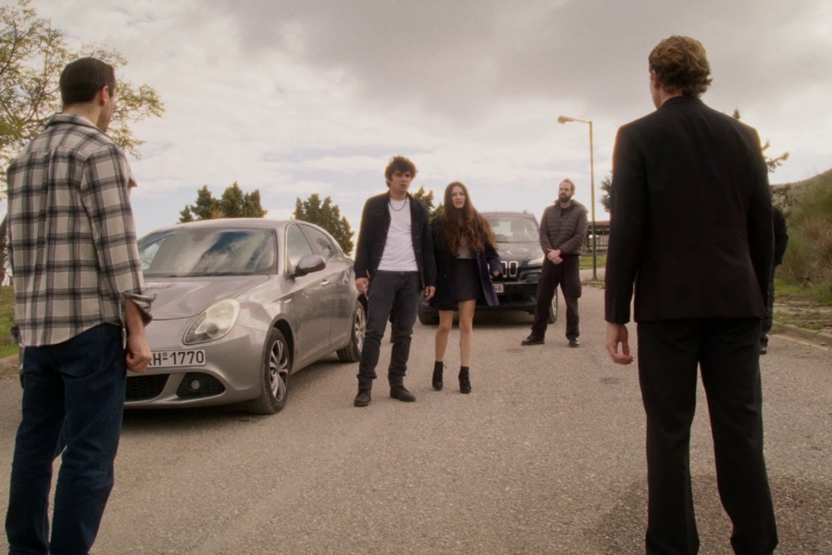 Να μ’ αγαπάς 16/12: Λευτέρης και Ορφέας οπλισμένοι, σημαδεύουν ο ένας τον άλλον… 