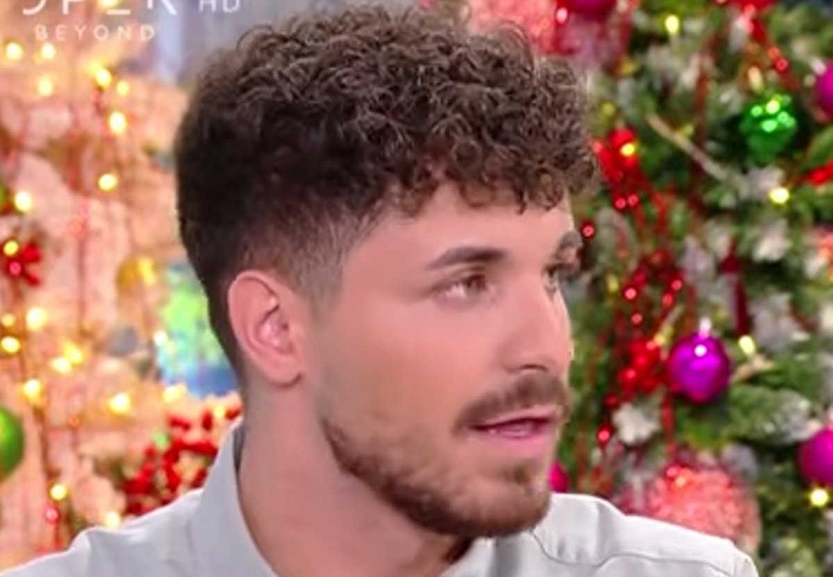 Ο Στέφανος Παπαδόπουλος ξεκαθαρίζει για το like στον Γιώργο Μαζωνάκη: «Δεν το είχα αντιληφθεί»