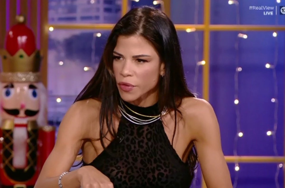 Καθηλώνει η Δάφνη Καραβοκύρη: «Κάθε μέρα διαγράφω σχόλια! Δέχομαι τρομερή πίεση για…»