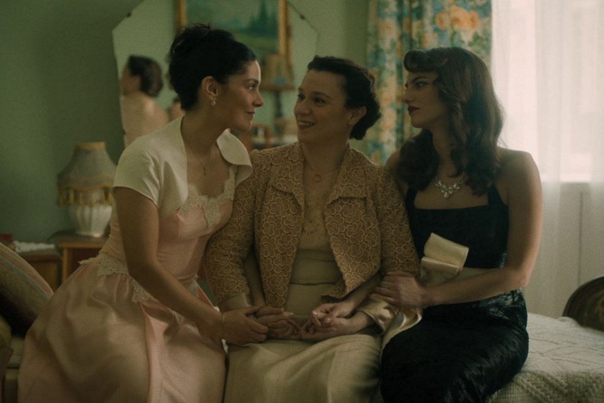 Το σπίτι δίπλα στο ποτάμι 4/12: Η Θεοδώρα έρχεται στον Πειραιά για τους αρραβώνες της Μαγδαληνής!