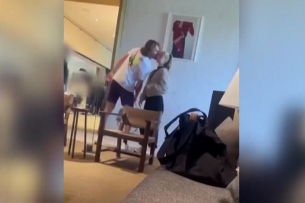 Στέφανος Τσιτσιπάς: Αυτή είναι η νέα του σύντροφος – Τα καυτά φιλιά ανάμεσα στο ζευγάρι