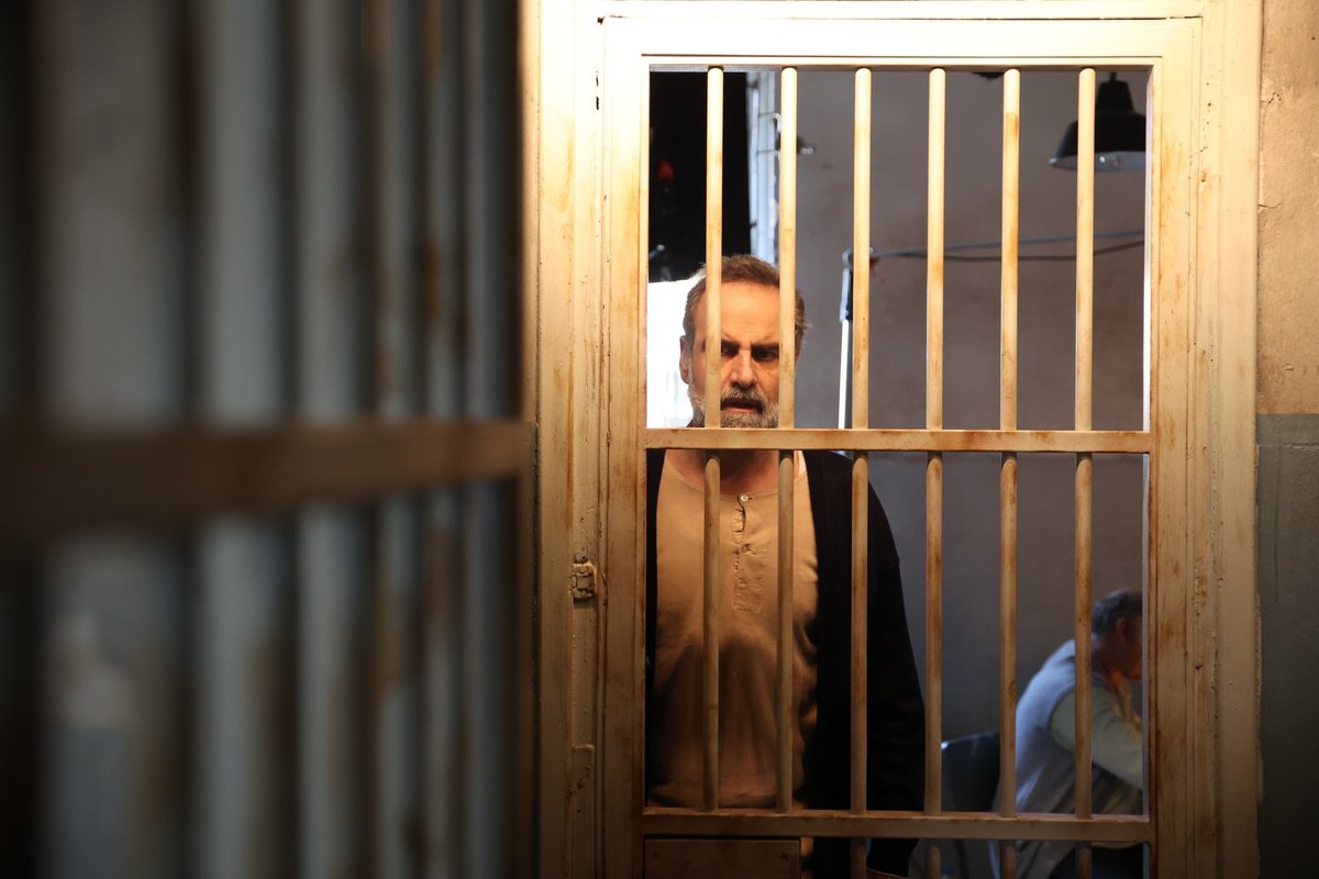 Άγιος Έρωτας 2/12: Ο Μαρκόπουλος δέχεται επίθεση στη φυλακή