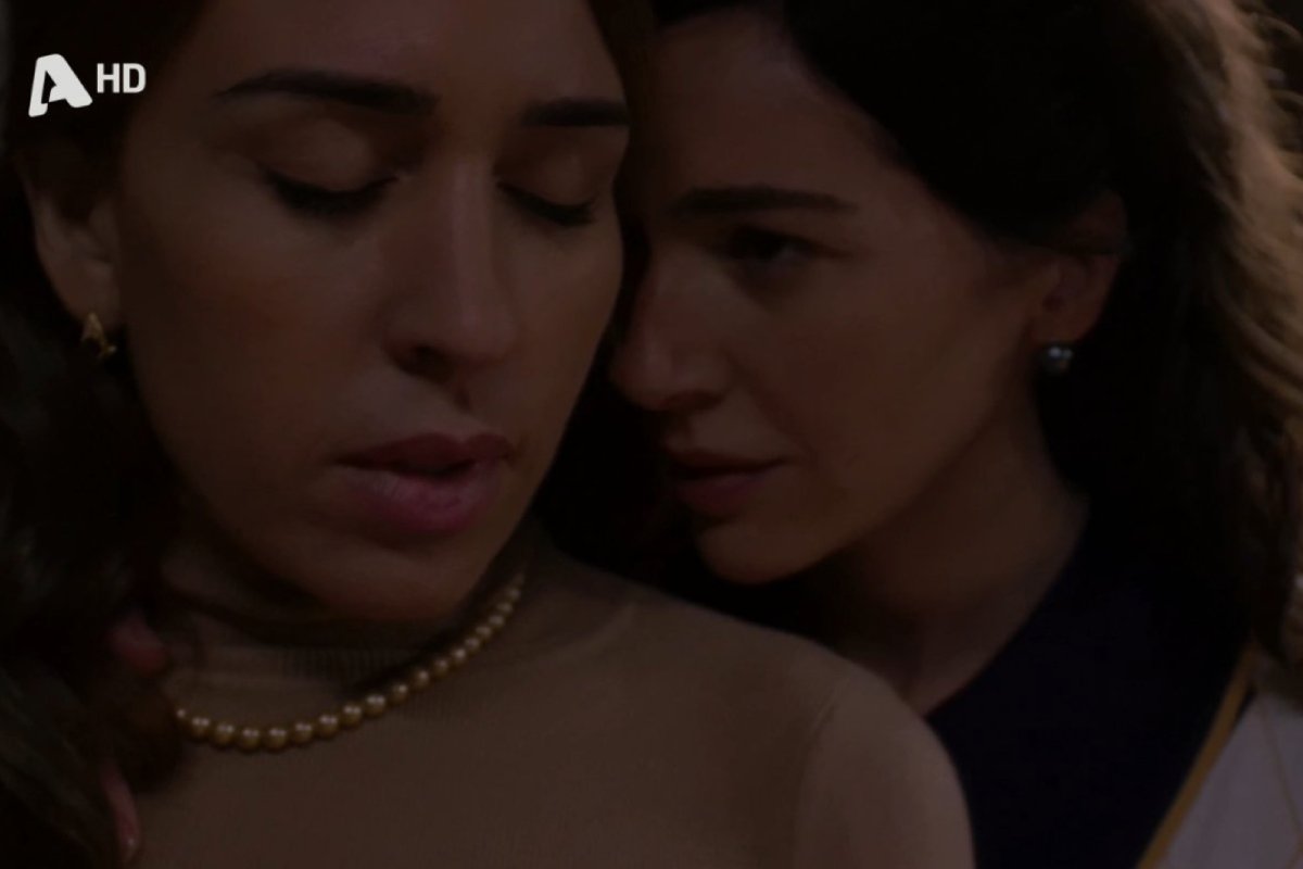 Άγιος Έρωτας: «Φλέγεται» το X με την Άννα και την Ελένη – «Θα το δούμε επιτέλους το φιλί;»