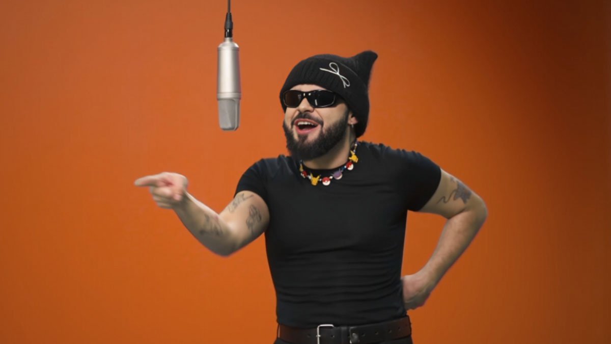 Eurovision 2026: Ποιος είναι ο Ακύλας που έχει κάνει τους πάντες να χορεύουν στους ρυθμούς του «Ferto»