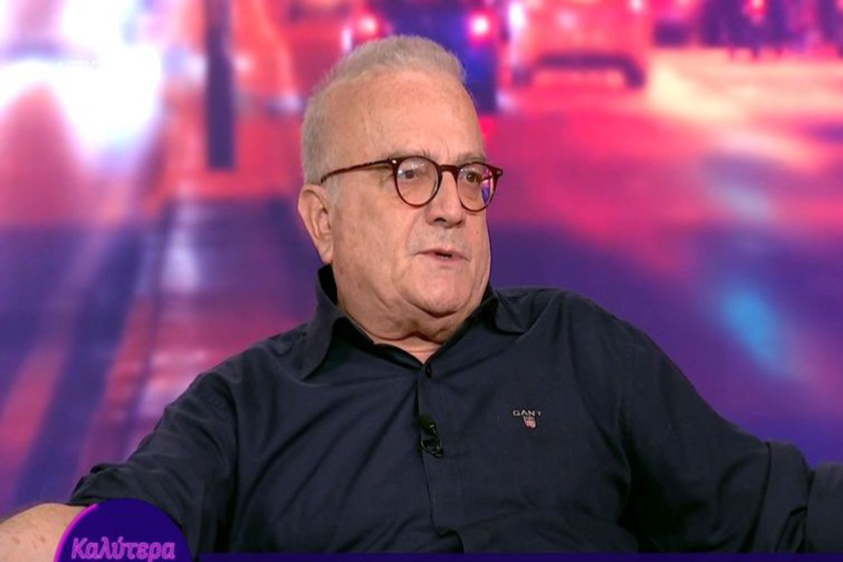 Άρης Δαβαράκης: «Κοιτούσα περισσότερο τα αγόρια, αυτό εννοούσα όταν είπα ότι είμαι ομοφυλόφιλος»