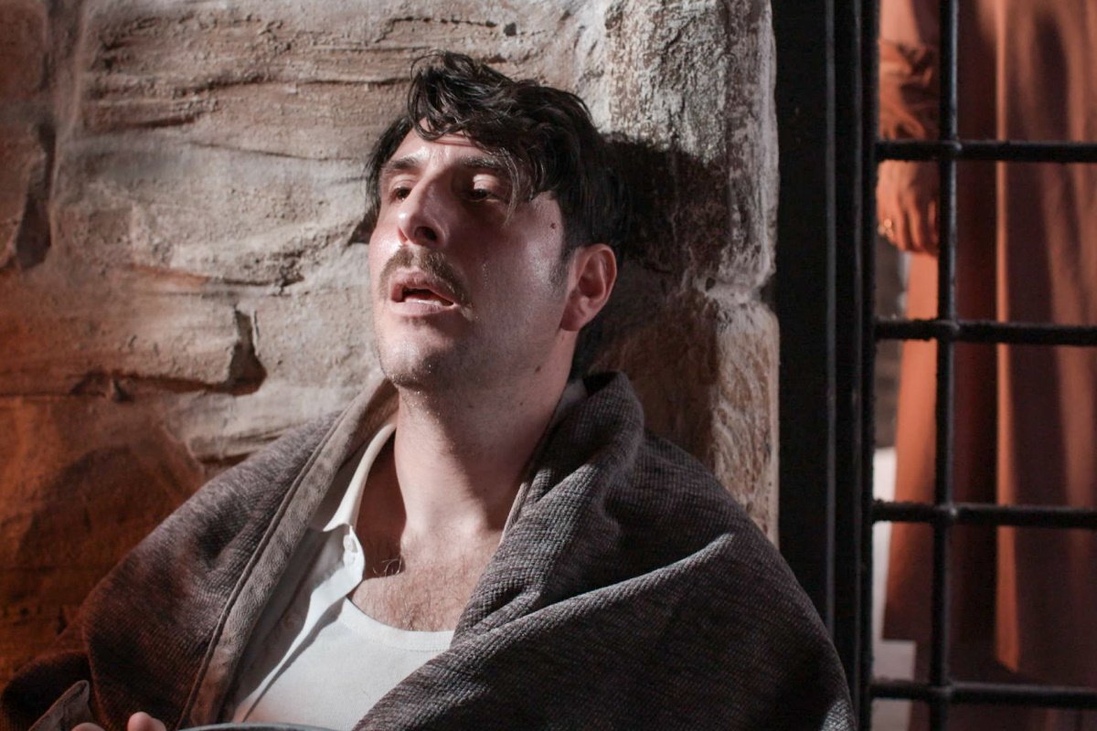 Grand Hotel επεισόδια 54-57: Η υγεία του Ρήγα επιδεινώνεται όμως δεν έχει παίξει ακόμα το τελευταίο του χαρτί… Η αποκάλυψη που θα τα αλλάξει όλα!