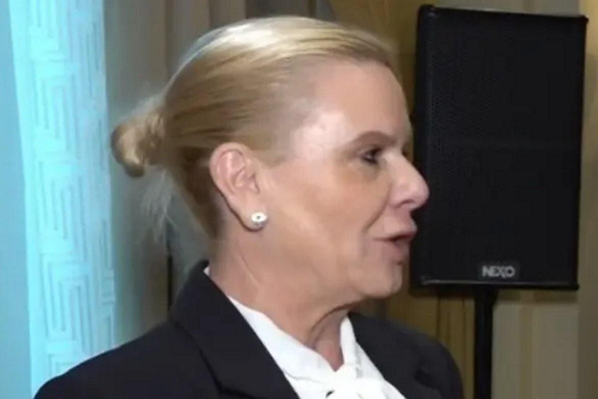 Αγγελική Κανελλοπούλου: Η μητέρα της Μαρίας Σάκκαρη αποκαλύπτει – Πότε θα γίνει ο γάμος της κόρης της με τον Κωνσταντίνο Μητσοτάκη;