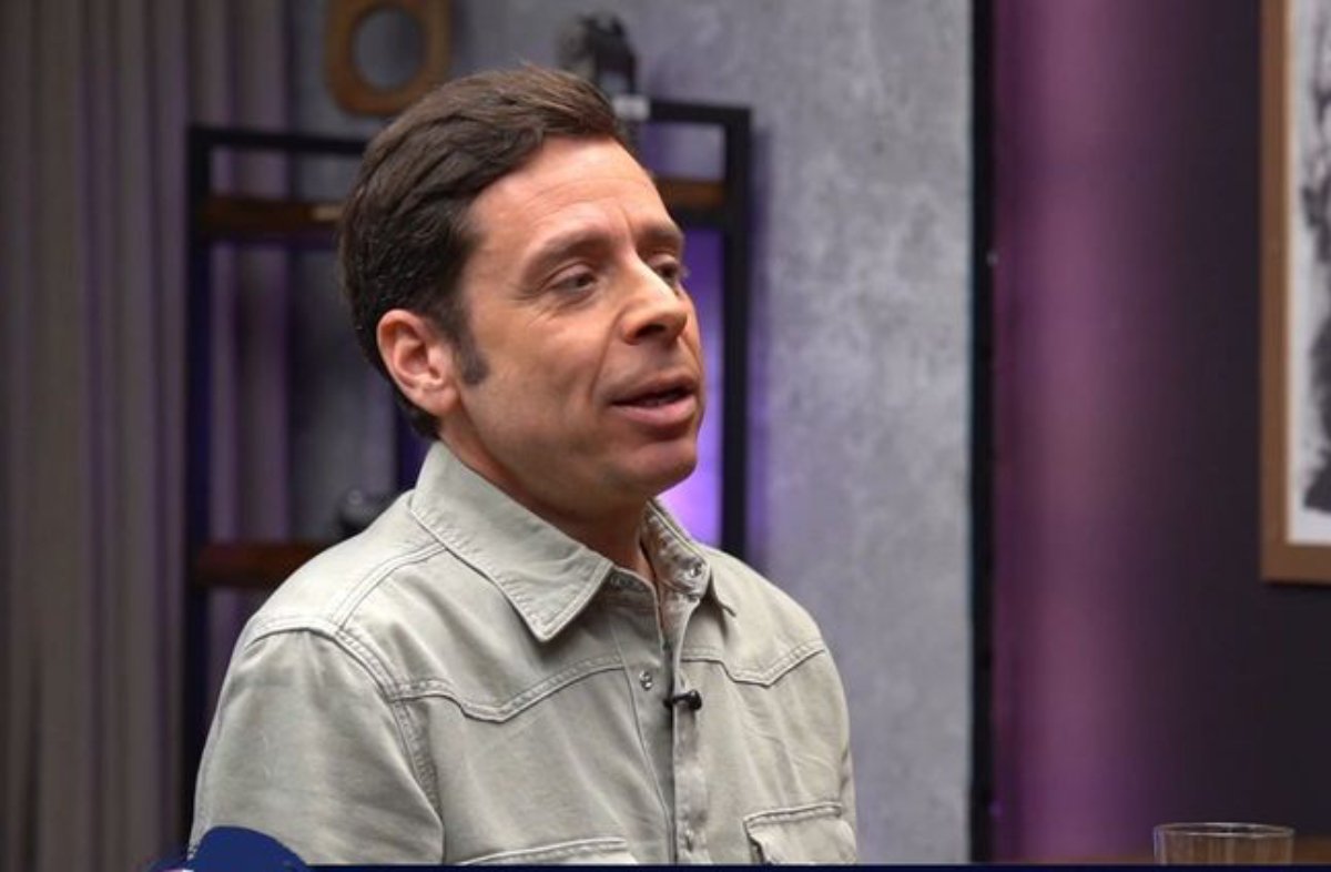 Γιάννης Σαρακατσάνης: «Ανακάλυψα στα 50 μου, ότι το κόλπο για τη ζωή είναι ακριβώς το αντίθετο»