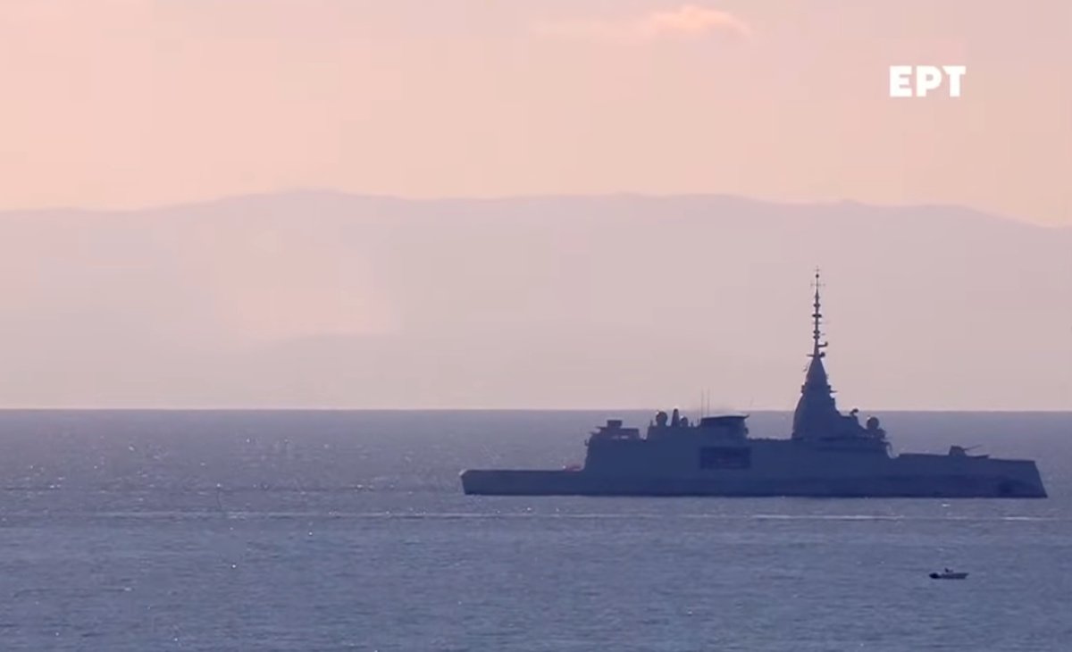 Η φρεγάτα Κίμων έφτασε στην Ελλάδα – Εντυπωσιακές εικόνες από την ιστορική υποδοχή