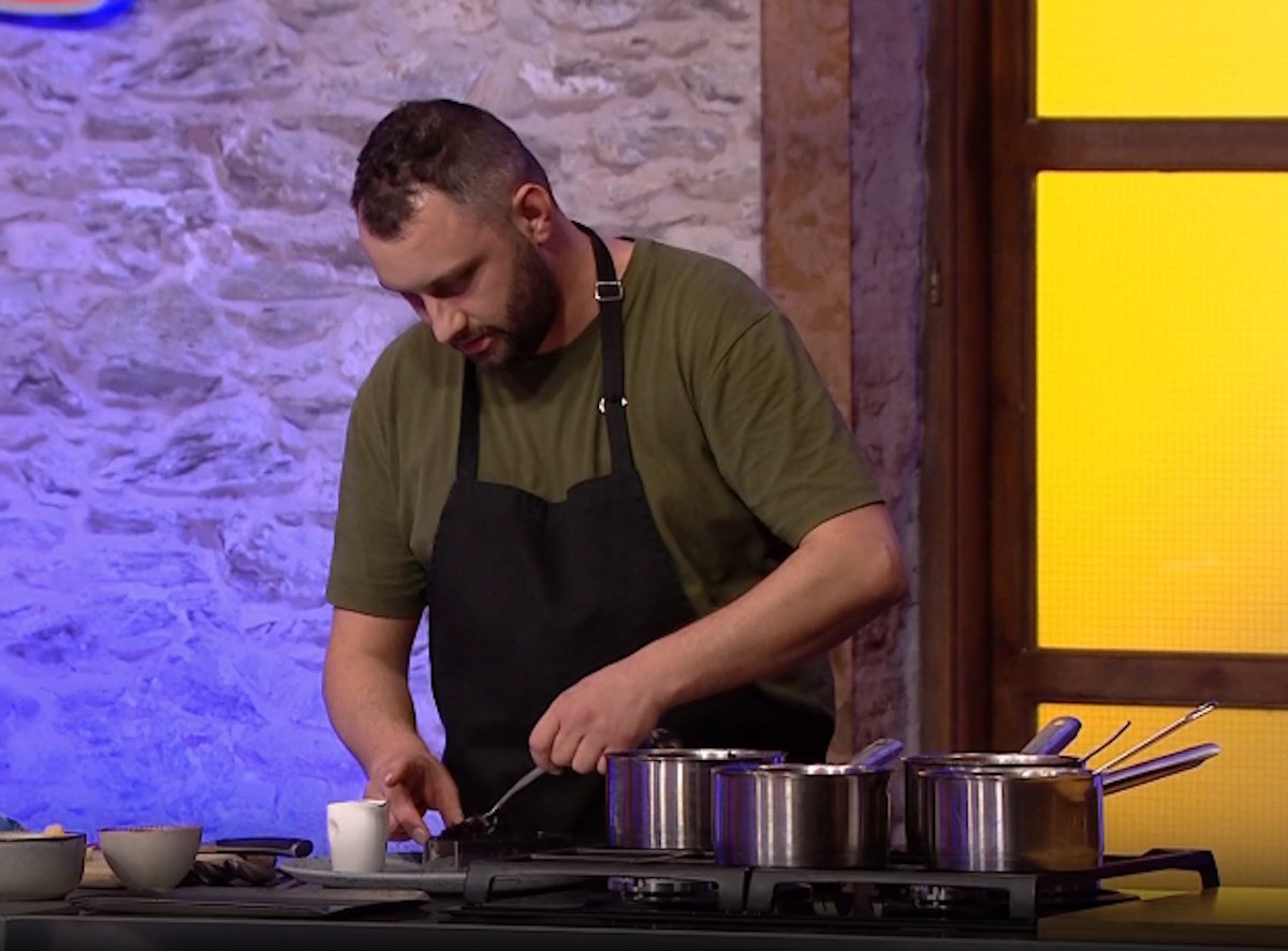 MasterChef: Στα πατώματα το Χ με τον «Ελβετό» και το ελάφι στη βαλίτσα- «Ρούντολφ το πιλαφάκι!»