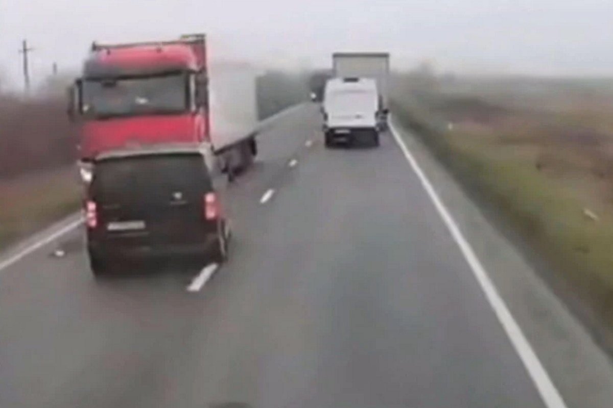 ΣΟΚ στη Ρουμανία – Νεκροί οπαδοί του ΠΑΟΚ μετά από τροχαίο – Σκληρές εικόνες