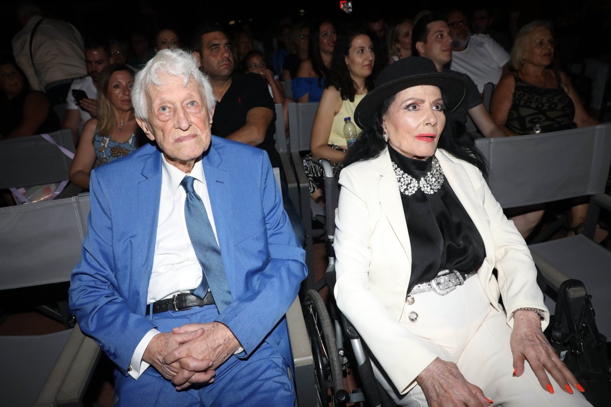 Βαρύ πένθος για τη Ζωζώ Σαπουντζάκη – Έφυγε από τη ζωή ο σύντροφός της Πύρρος Αναγνωστόπουλος