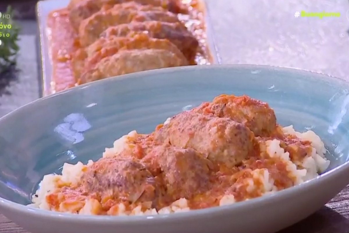 Λαχταριστά σουτζουκάκια από τον Δημήτρη Σκαρμούτσο