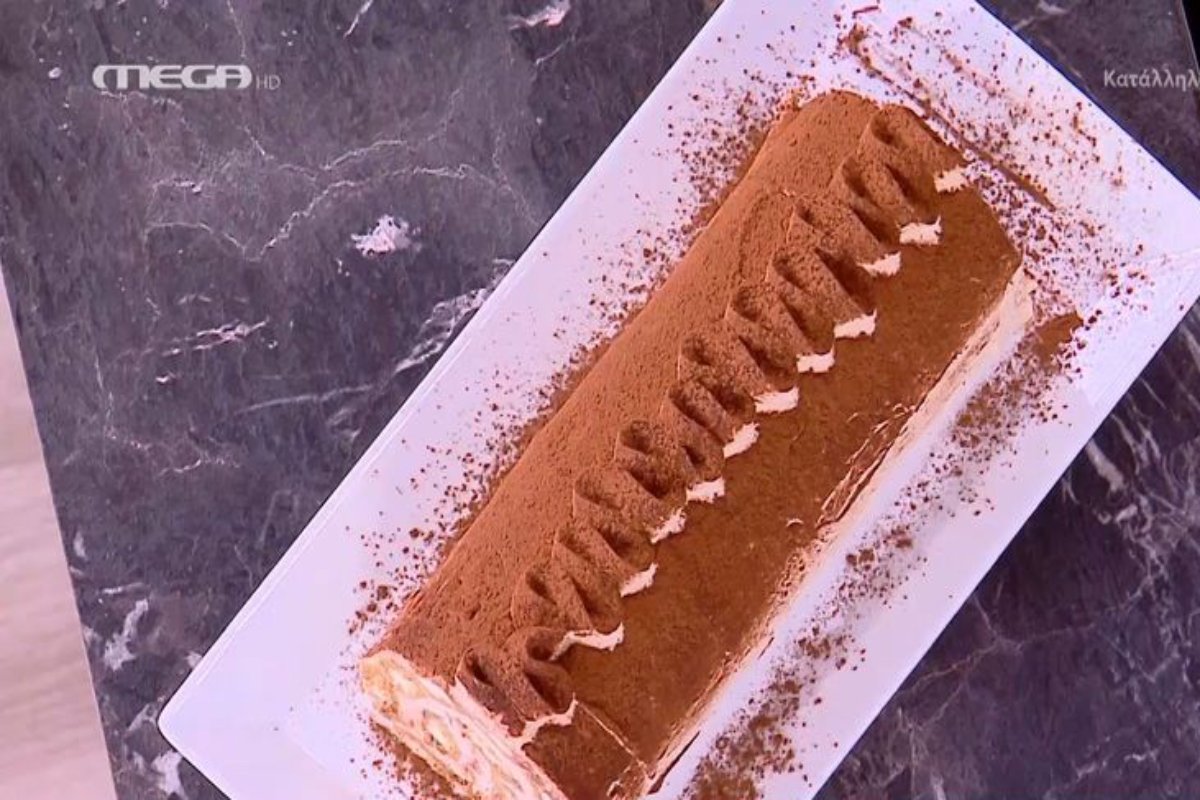 Συνταγή: Κορμός τιραμισού με πλούσια κρέμα μασκαρπόνε και άρωμα καφέ