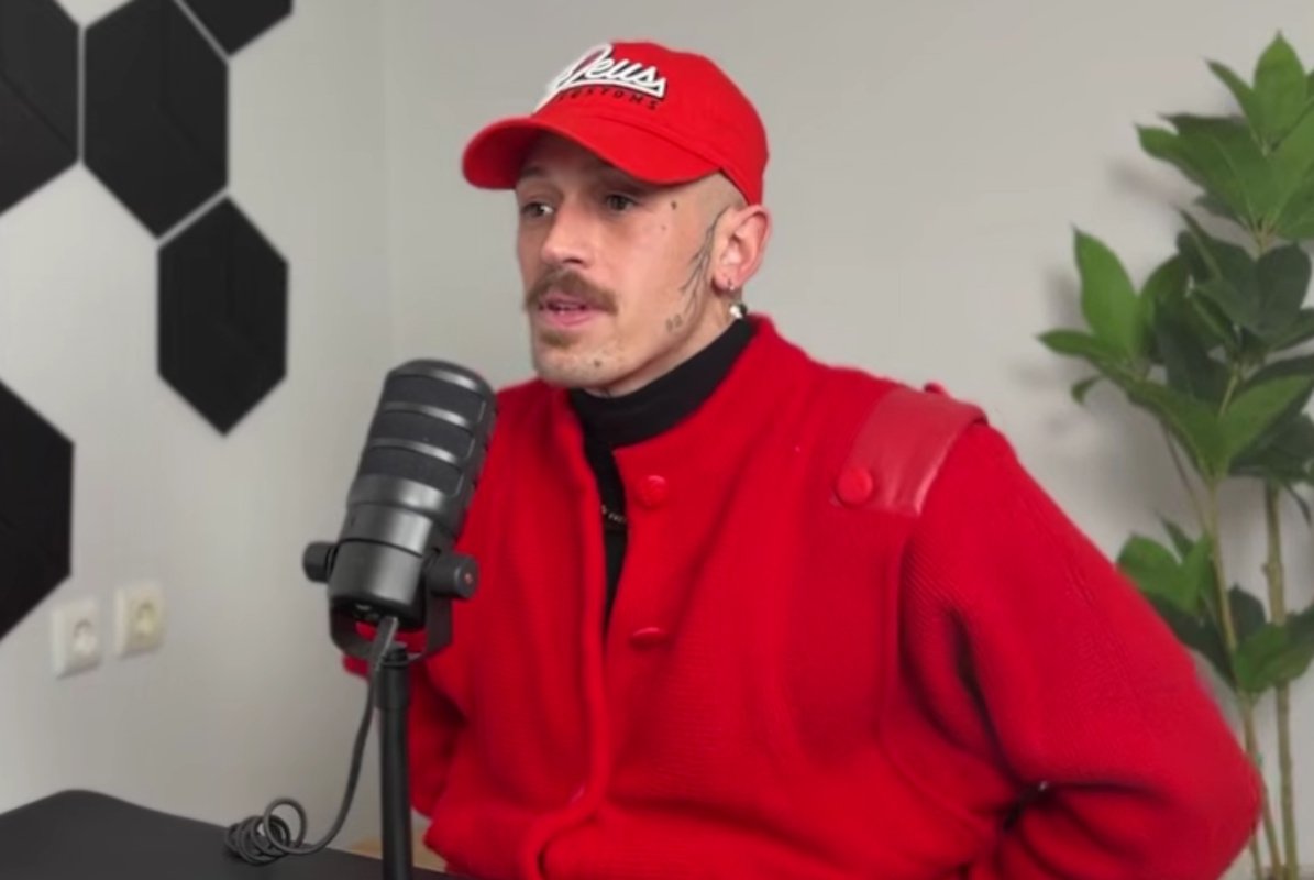 Τάσος Ξιαρχό: «Είμαι στρέιτ ομοφυλόφιλος. Το ότι τον π@@@ δεν σημαίνει ότι γέρνω…»