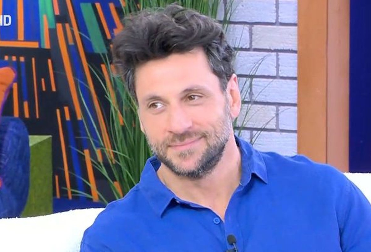 Γιώργος Χρυσοστόμου: «Τα μέτρα που μου πήραν δεν ήταν για το ρούχο αλλά για το… φέρετρο»