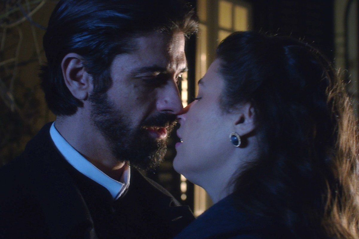 Άγιος έρωτας 10/2: Η Χλόη λαχταρά να είναι μαζί με τον π. Νικόλαο