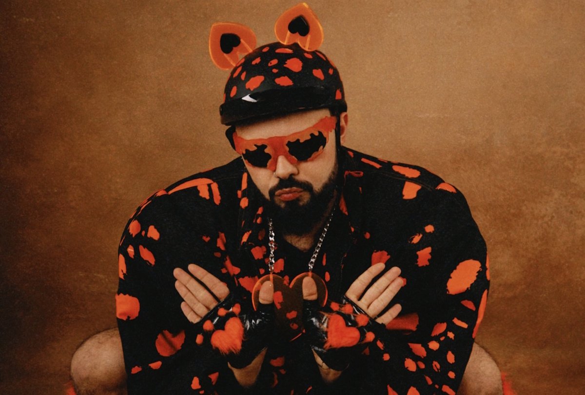 Ακύλας: Όσα πρέπει να ξέρεις για τον Mr. Ferto – Η αναπηρία του πατέρα του, το bullying και η διαδρομή του μέχρι τη Eurovision