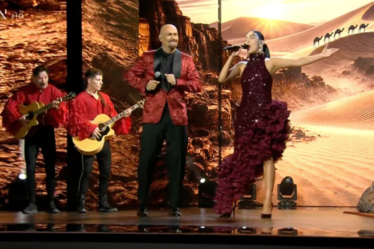 J2US: Έφεραν την Ανατολή στη σκηνή Σκουλός και Χατζή – «Χόρεψε η ψυχή μου μαζί σας!»