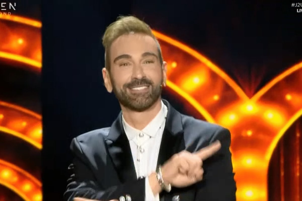 Νίκος Κοκλώνης: Σε… εντατικές προετοιμασίες πριν από το πασχαλινό τραπέζι – «Το μυαλό μου είναι στο σουβλιστό αρνί»