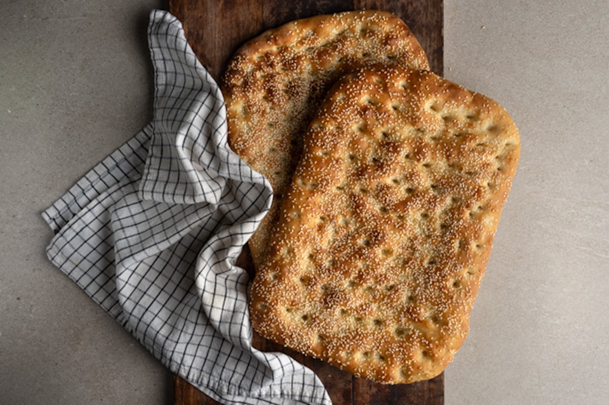 Πώς να φτιάξεις την τέλεια λαγάνα της Καθαράς Δευτέρας βήμα-βήμα