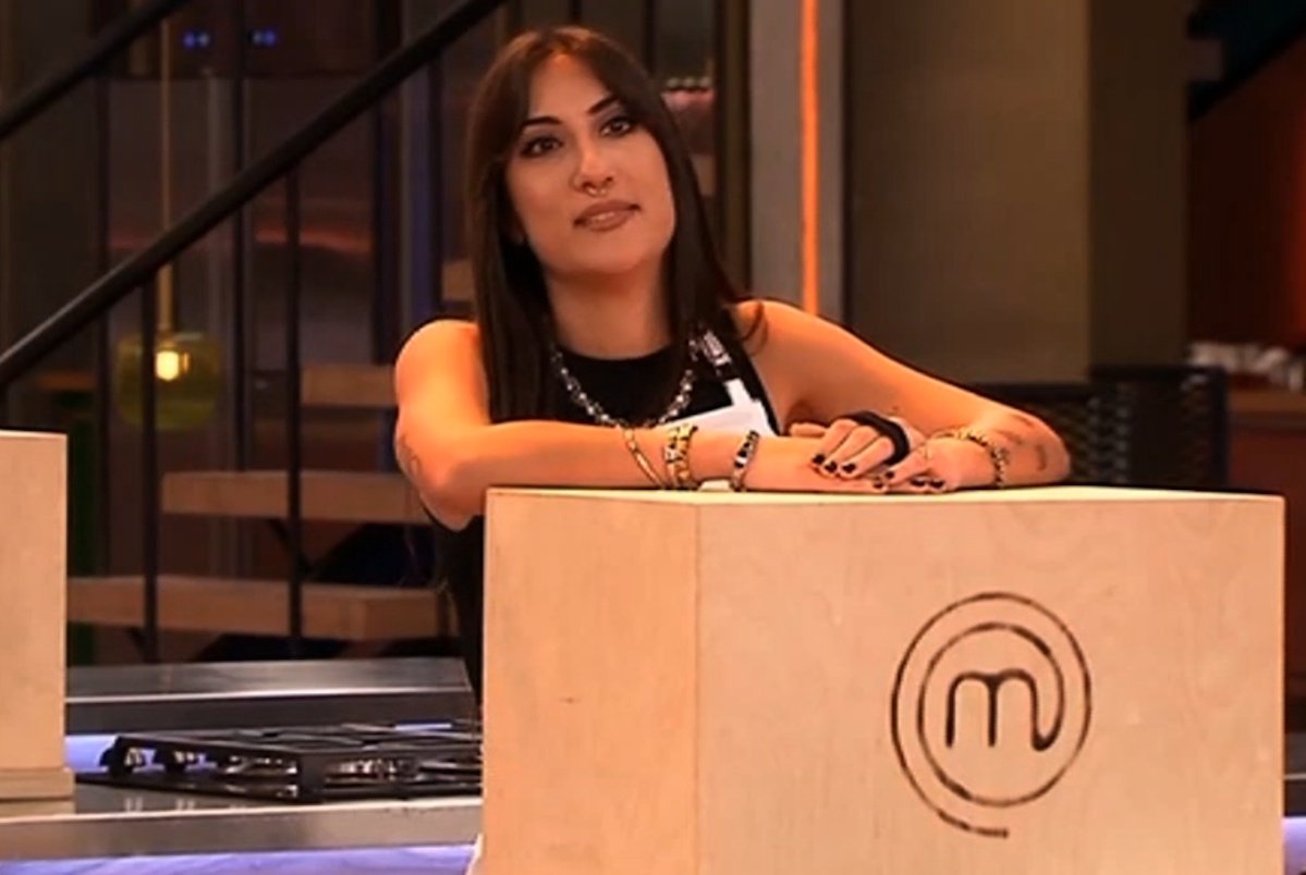 MasterChef – Το Χ έπιασε στασίδι και… κράζει αβέρτα: «Πόσο αχώνευτη! Πόσο pick me αυτή η Μενεξιά;»