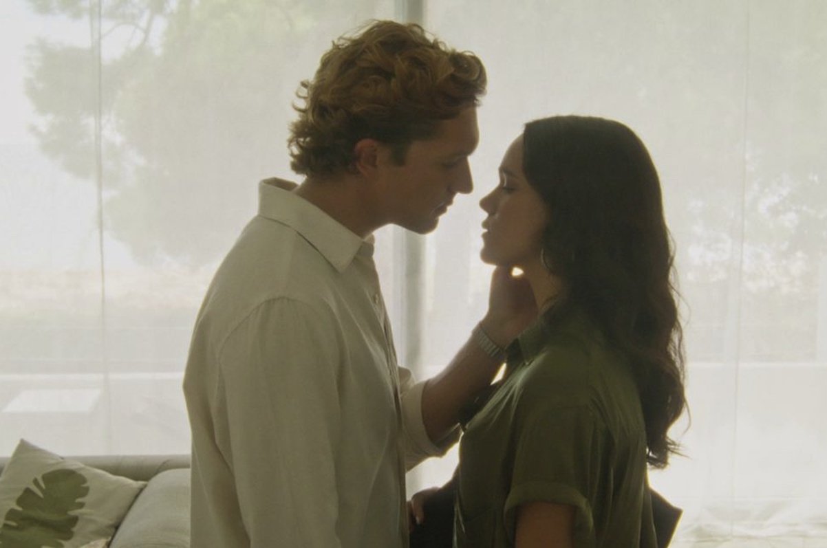 Να μ΄αγαπάς – Χ: Είδος προς εξαφάνιση οι σκηνές Ορφεά – Φωτεινής – «Ολόφωτε πού είσαι; Γιατί πρέπει να ανεχτούμε τον Λευτέρη;»