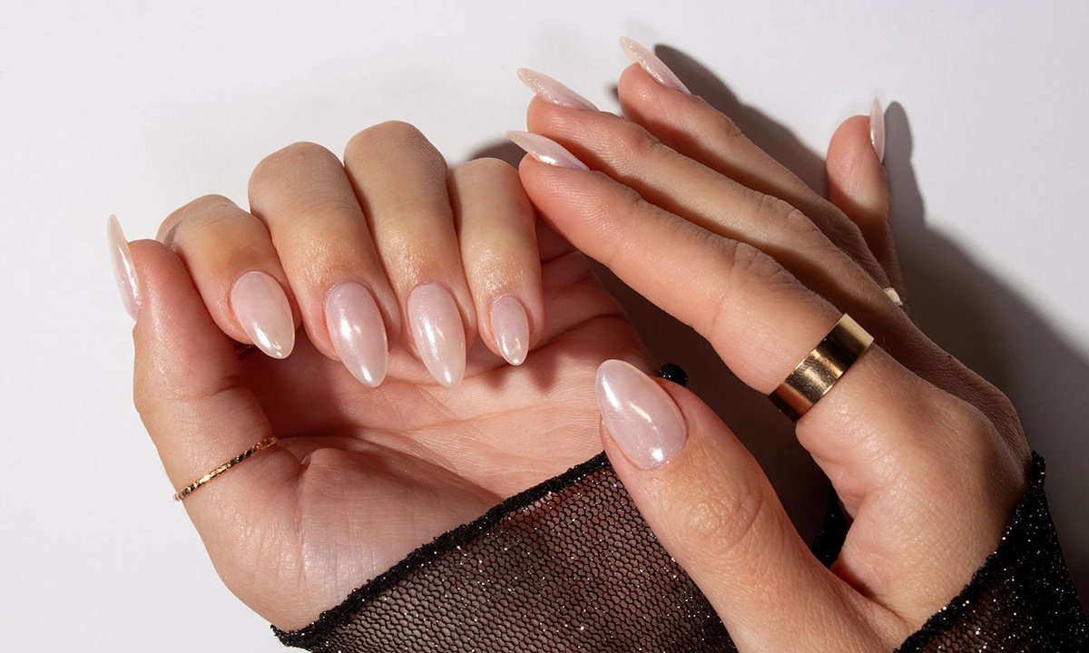 Αυτές είναι οι τάσεις στα νύχια που σαρώνουν το TikTok και το Instagram