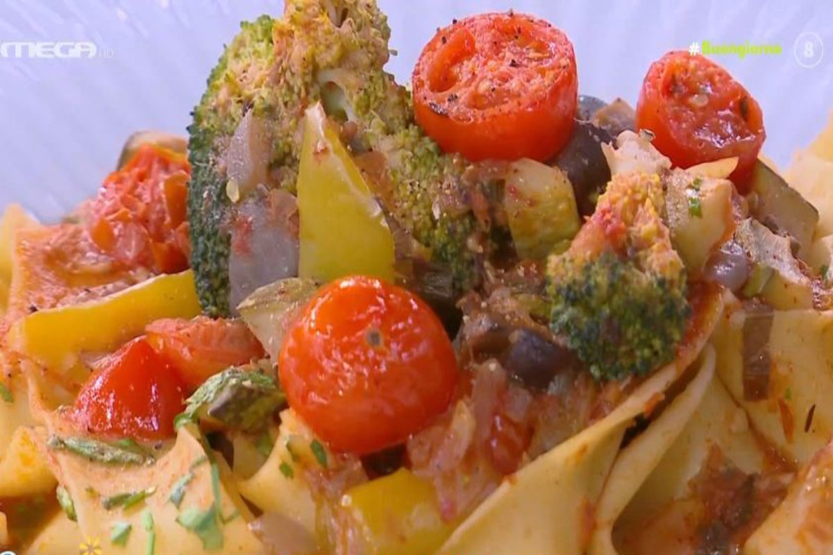 Συνταγή: Παπαρδέλες με λαχανικά του Δημήτρη Σκαρμούτσου