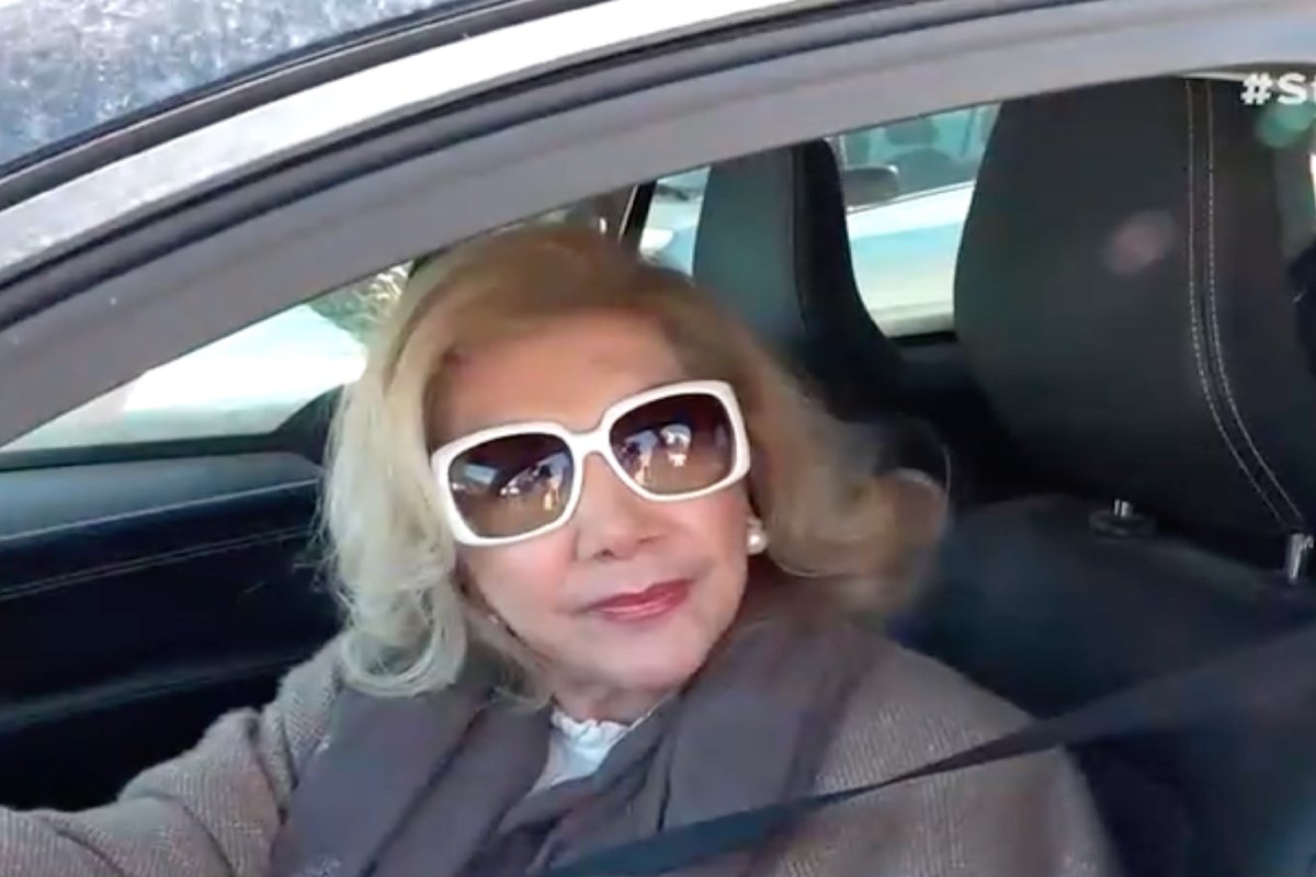 Λίτσα Πατέρα: «Να έχεις ένα συμβόλαιο με ένα σταθμό, θα κρεμάσεις το σταθμό γιατί κλαις; Έλεος»