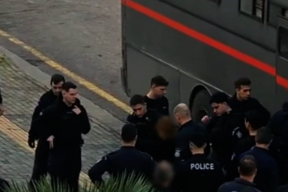 Ρούλα Πισπιρίγκου: Υποβασταζόμενη, με μπαστούνι και μείον 30 κιλά στο Εφετείο