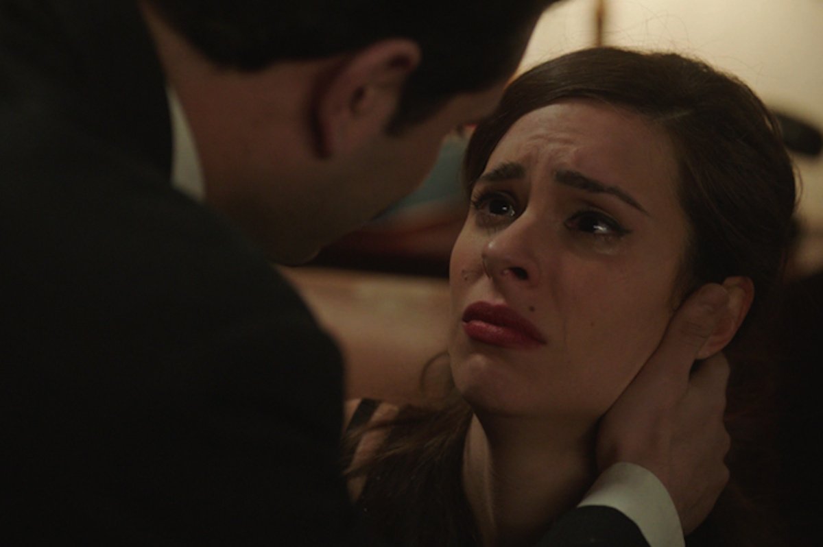 Porto Leone (9/2): Ο Γρηγόρης εξομολογείται στην Αγγελική την αλήθεια για τον φόνο του Στράτου!