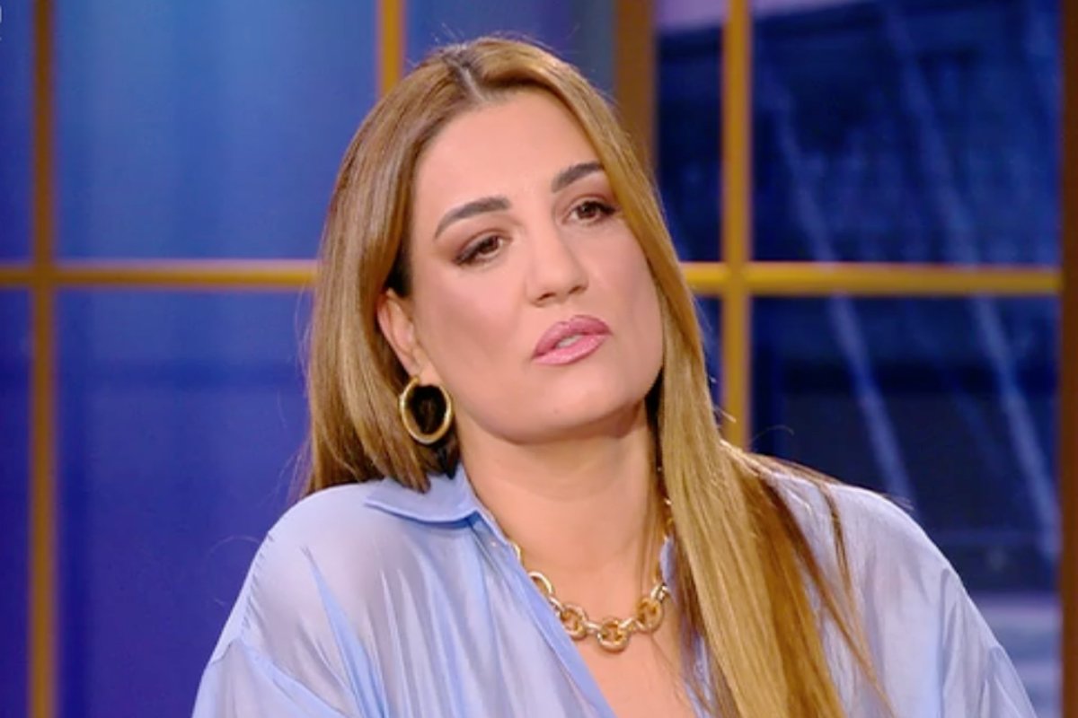 Ελίνα Παπίλα: «Αν έρθεις και μου πεις “χωρίς τον σύντροφό μου είμαι ένα τίποτα”, θα πω “πας καλά; Τι λες;»