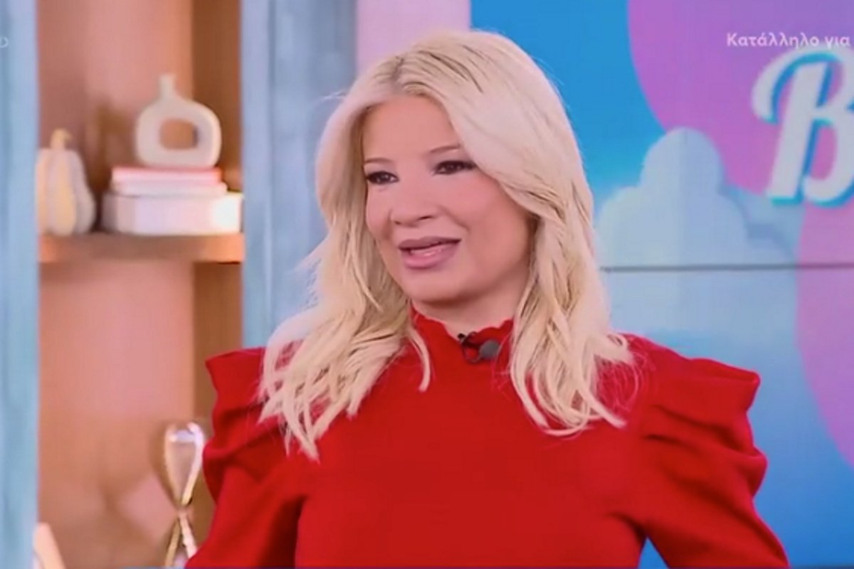 Φαίη Σκορδά – Μπηχτή!: «Εμείς με τους άλλους, τους μαϊμούδες, δεν ασχολούμαστε – Εμείς θέλουμε τον αυθεντικό Μπραντ Πιτ»