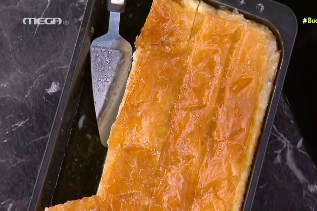 Συνταγή: Το απόλυτο γαλακτομπούρεκο που θα σε ταξιδέψει στις πιο γλυκές αναμνήσεις