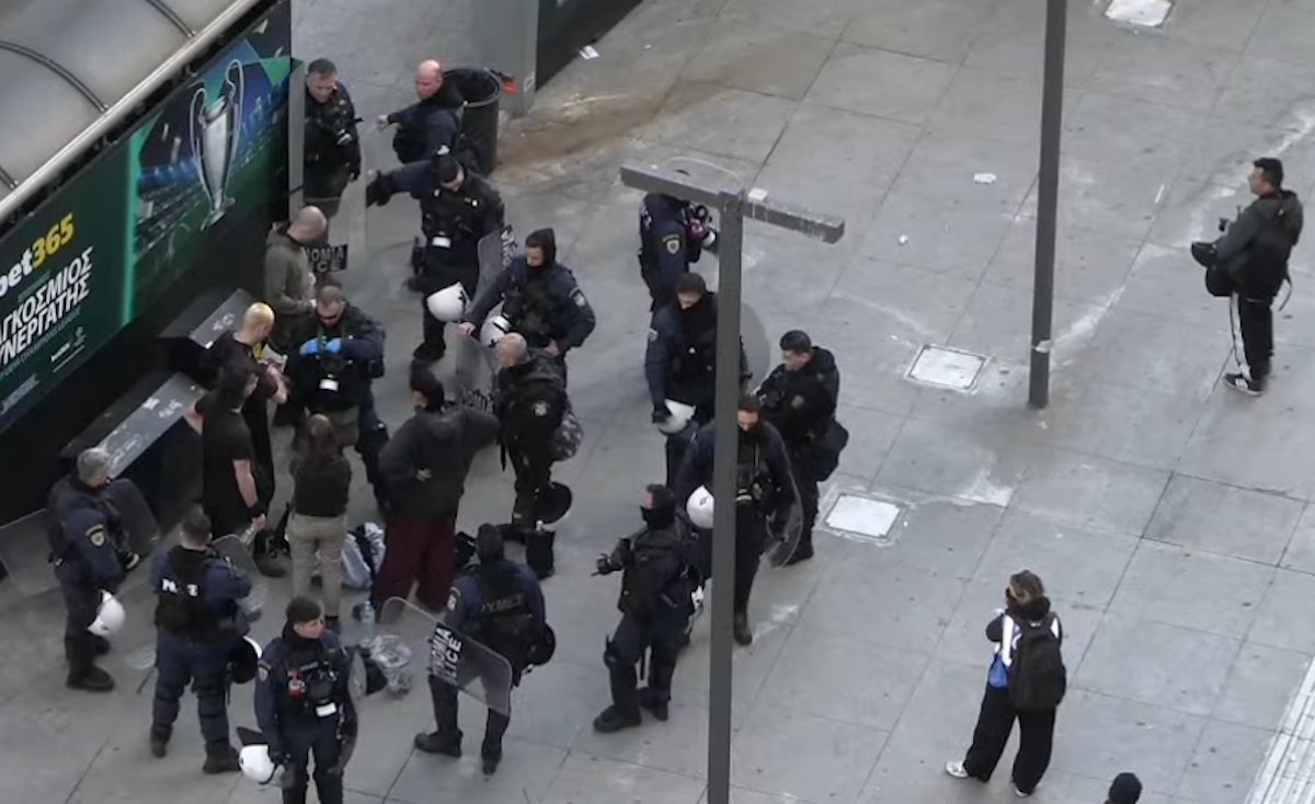 Τέμπη – Σύνταγμα: Έριξαν χημικά στο μεγάλο συλλαλητήριο – 128 προσαγωγές