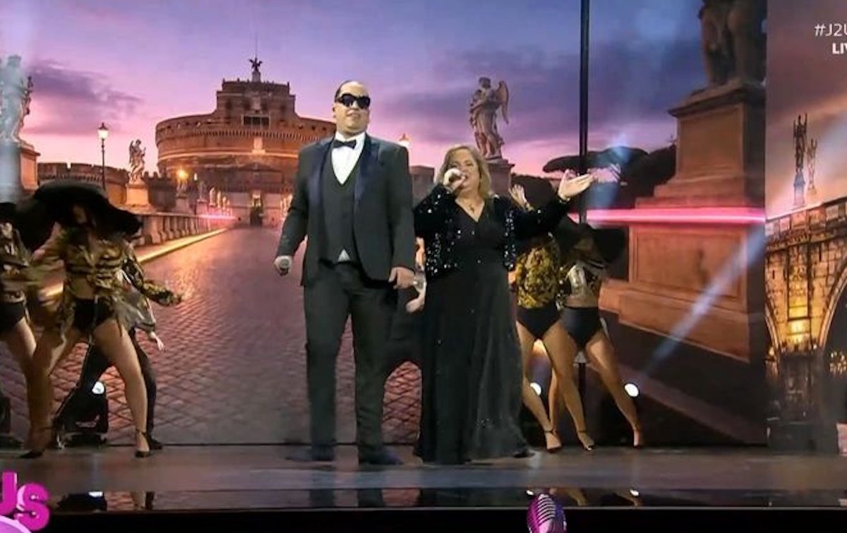 J2US: Επική εμφάνιση από DJ Deleasis – Θώδη – «Είστε αυτό που θέλω να βλέπω στη σκηνή!»