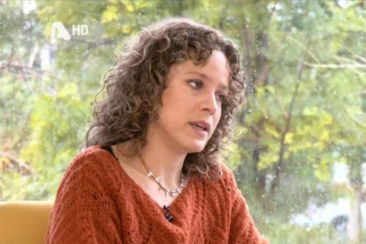 Έλλη Τρίγγου: «Κάθε θηλυκότητα έχει υπάρξει θύμα της τοξικής αρρενωπότητας»