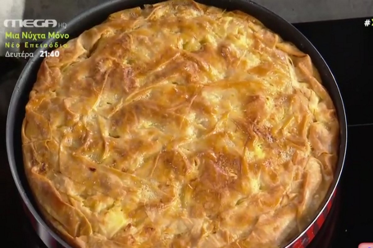 Η απόλυτη, παραδοσιακή, τραγανή τυρόπιτα από την Αργυρώ Μπαρμπαρίγου