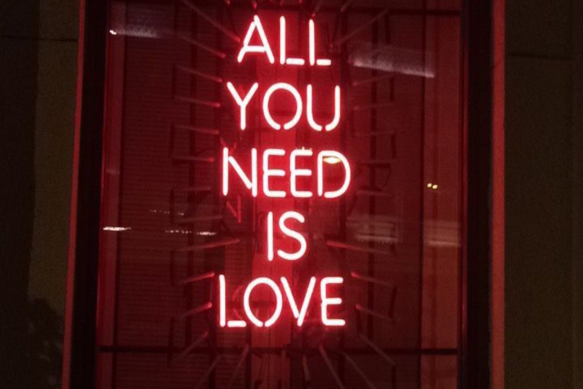 Αγίου Βαλεντίνου: Ιδέες για δώρα που θα τον/την κάνουν να… λιώσει!