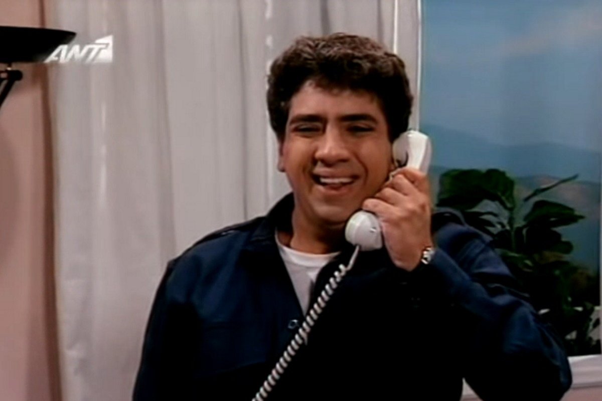 Χλαπάτσας: Ο απόλυτος «ρουφ» της ελληνικής TV – Το αγαπημένο «σιχαμερό ερπετό», η «βρωμερή σαρανταποδαρούσα» του Κάκαλου