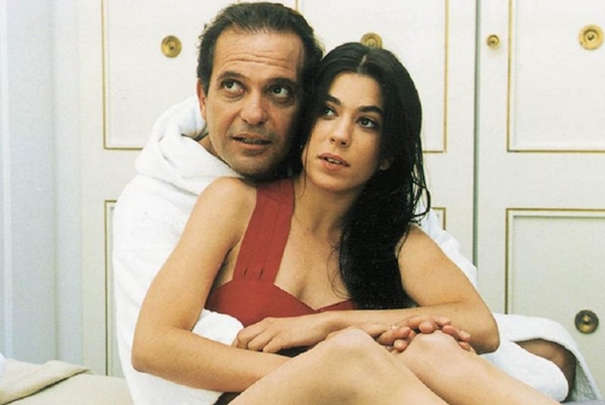 Αναστασία: Ζαχάρωνε με μπαμπά και… γιο! Η σειρά των 90s που σόκαρε την Ελλάδα