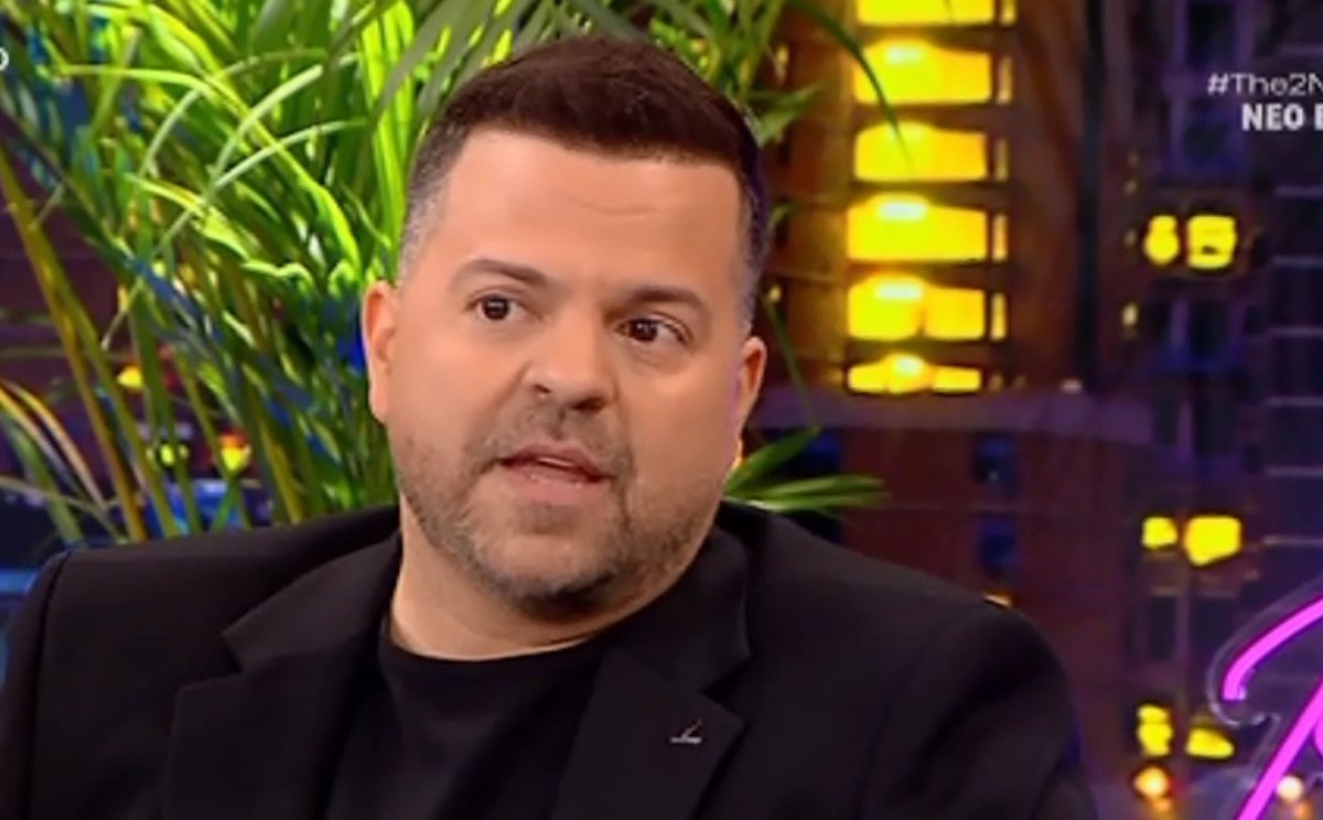 Νίκος Απέργης: «Έτυχε να ακυρώσω live επειδή περνούσε ώρα και δεν βλέπαμε να έρχεται κόσμος»