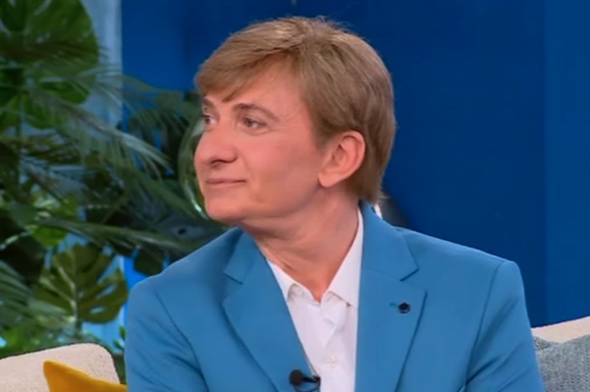 Μάκης Δελαπόρτας: «Η Αλίκη Βουγιουκλάκη προς το τέλος της είπε “δεν αξίζει, τρώτε!”»