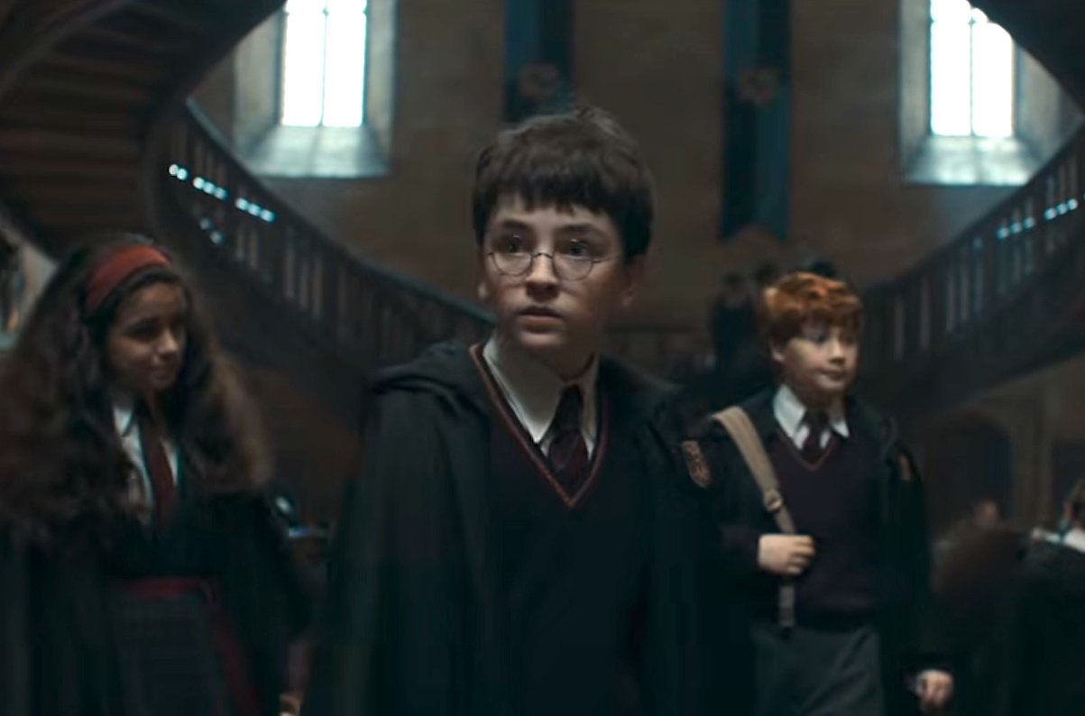 Harry Potter: Μόλις έσκασε το πρώτο τρέιλερ της σειράς!