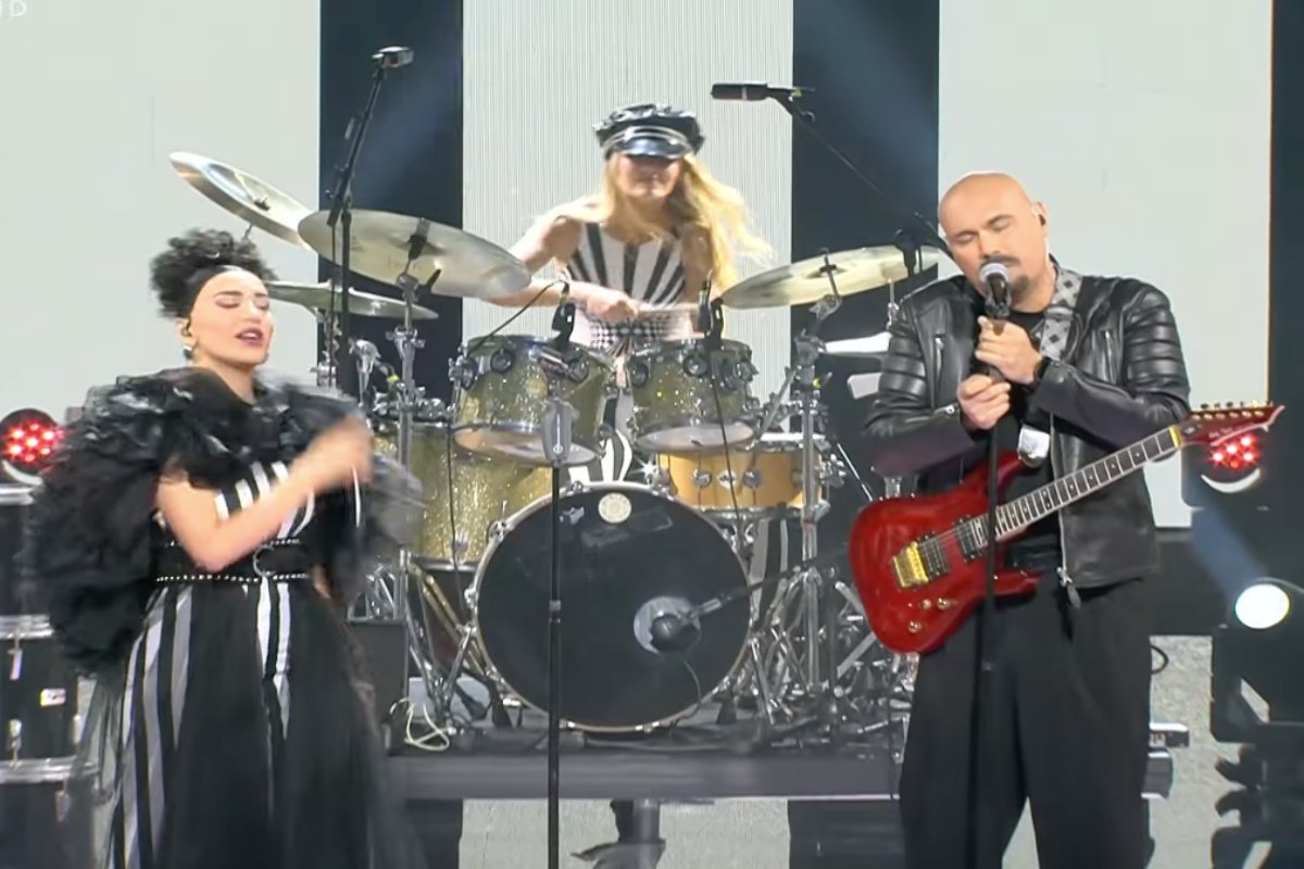 J2US: Ρεσιτάλ ερμηνείας από τον Σκουλό και τη Χατζή – «Εγώ θα σε έβλεπα και δισκογραφικά!»